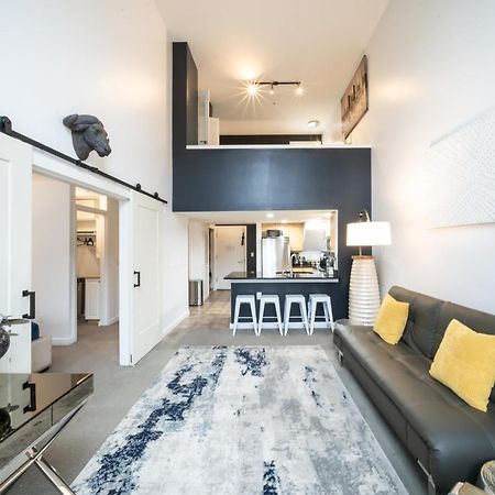 Modern Downtown Top Floor Penthouse With Bay Views Seattle Exteriör bild